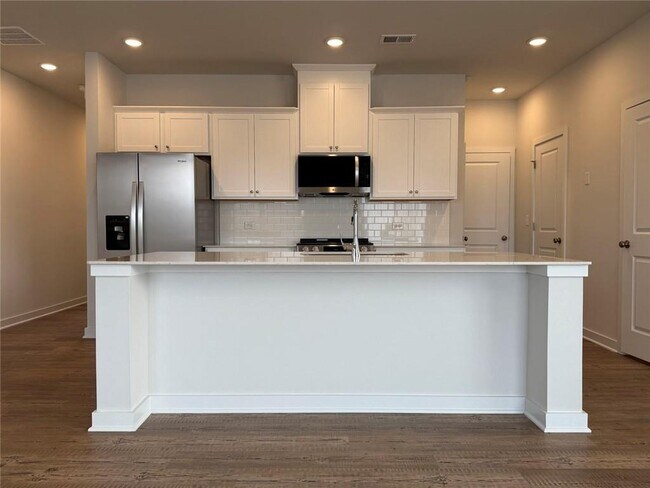 Building Photo - 7253 Mulberry St