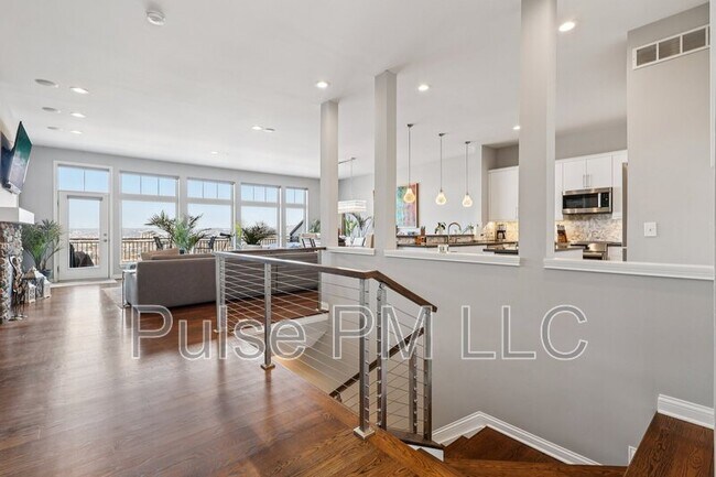 Building Photo - 1226 Grays Peak