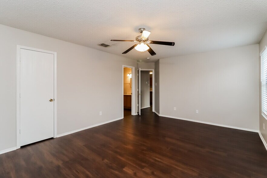 Building Photo - 4229 Gray Fox Dr