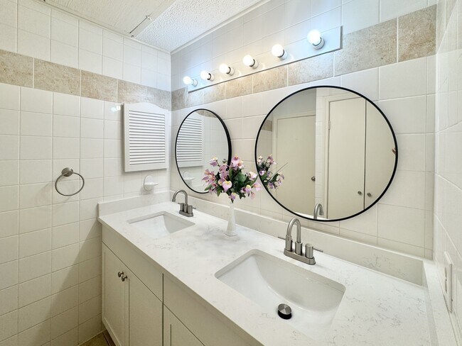 Building Photo - 7900 N Stadium Dr