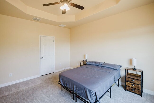 Building Photo - Furnished Private Bedroom