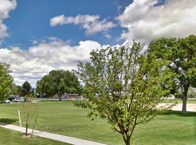 Building Photo - 1319 Walnut St