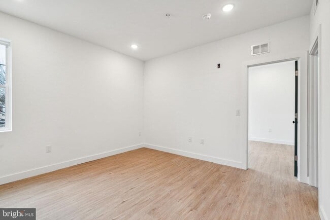 Building Photo - 4181 Mantua Ave