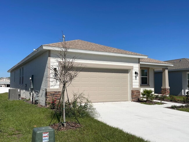 Building Photo - ***Move-In Special: 2 Weeks Free Rent! | B...