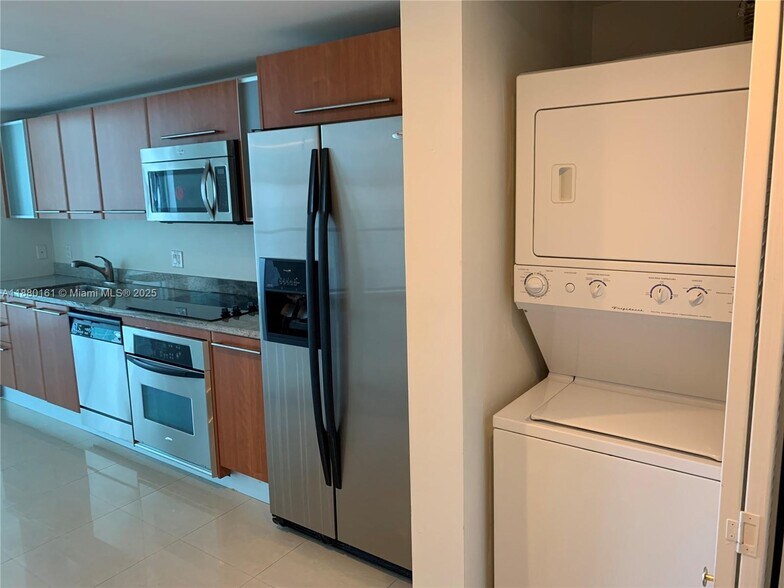 Building Photo - 185 SW 7th St