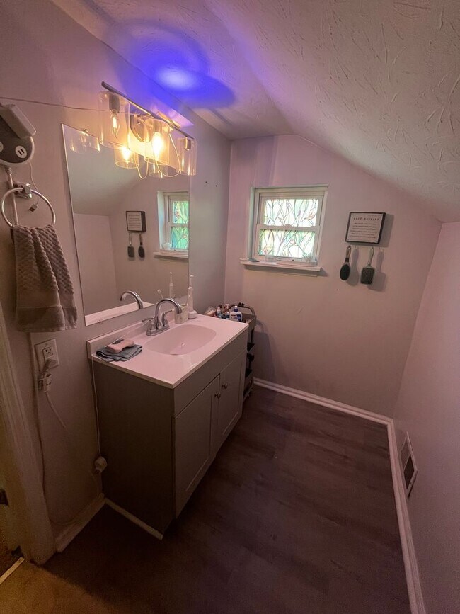 Building Photo - 617 Van Roberts Pl