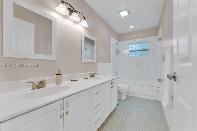 Building Photo - 11201 SW 136th St