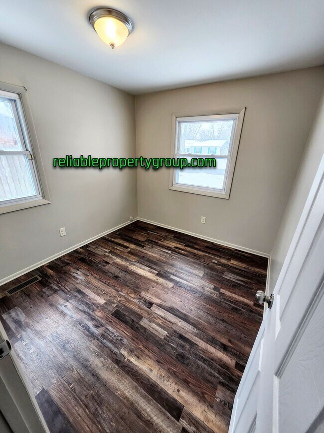 Building Photo - New Price - Fort Wayne