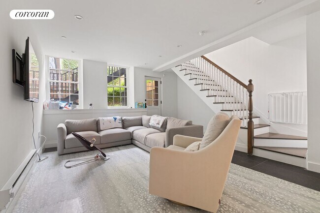 Building Photo - 96 Barrow St