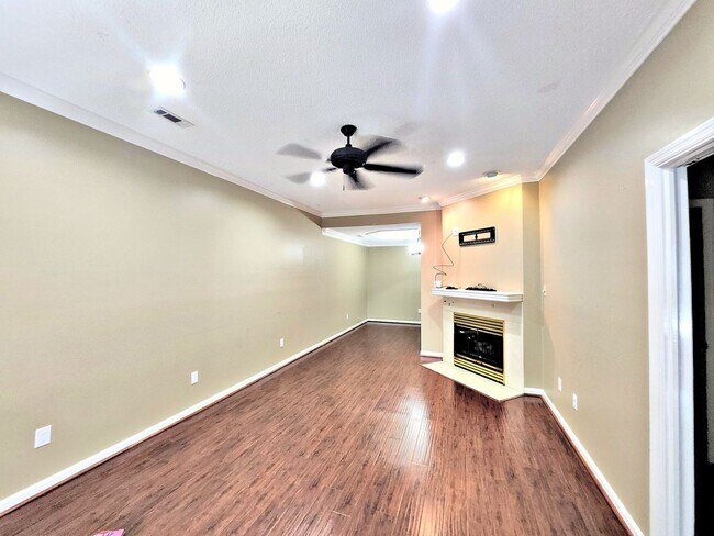 Building Photo - TOWNHOUSE FOR RENT - DECATUR SE