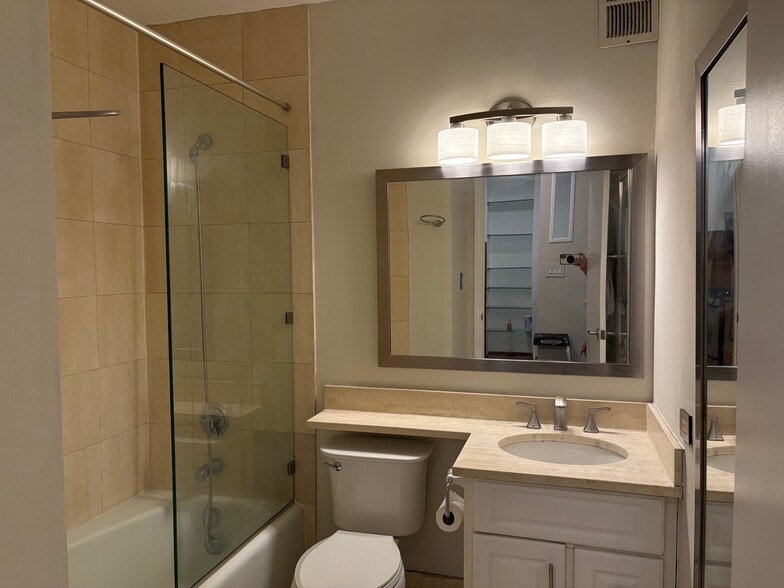 Building Photo - 300 Albany St