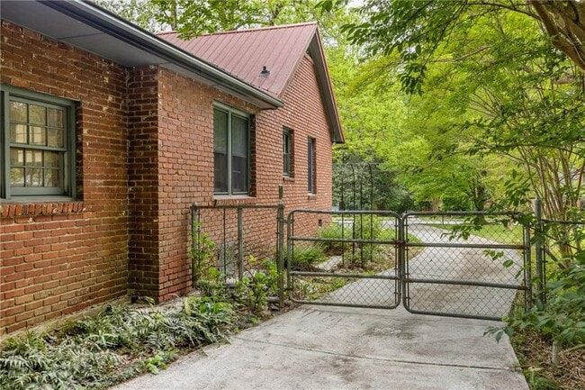 Building Photo - 889 Milam Cir
