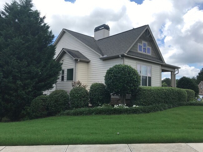 Building Photo - 263 Solamere Ln