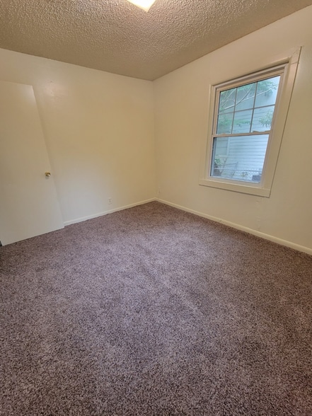 Building Photo - 3108 Linden Ave