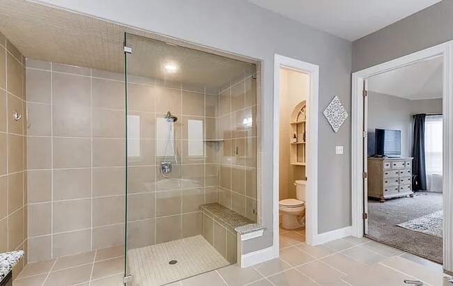 Building Photo - Spacious 4-Bedroom Ranch-Style Rental with...