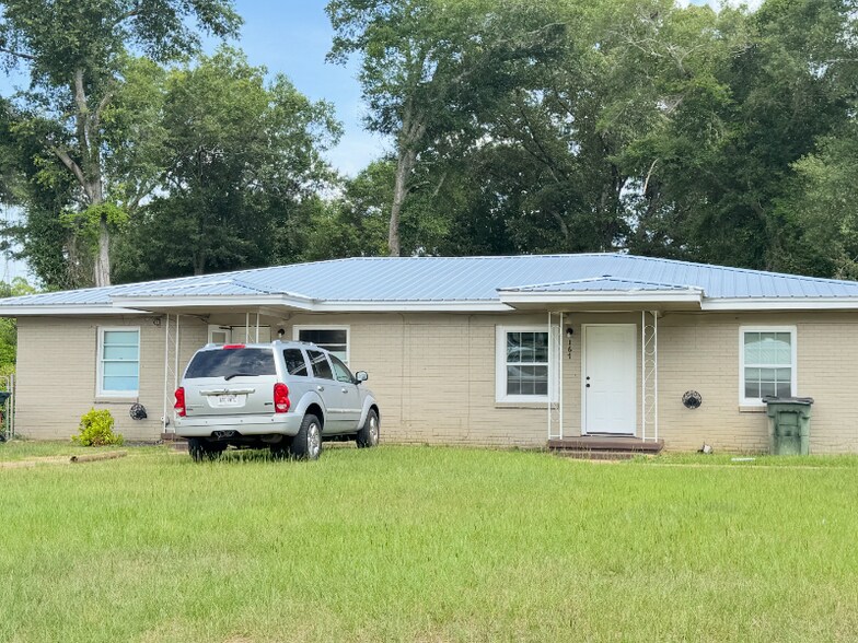 Primary Photo - 109 Aventura Ct