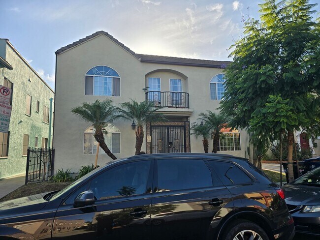 Building Photo - 357 N Ogden Dr