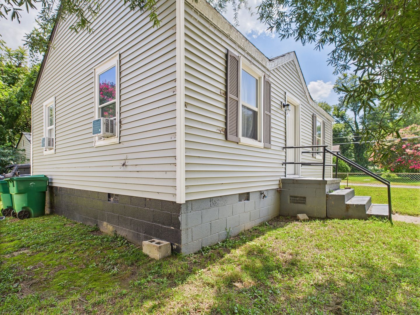 Building Photo - 131 Slagle Ave