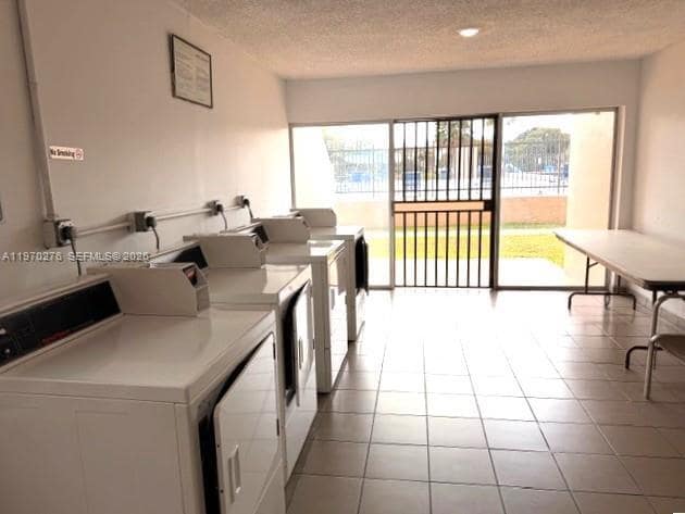 Building Photo - 8889 Fontainebleau Blvd