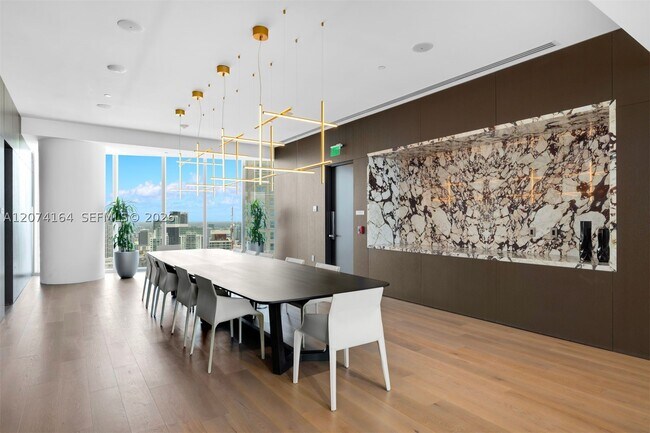 Building Photo - 300 S Biscayne Blvd