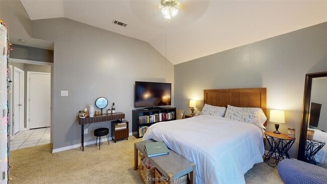 Building Photo - 806 Azalea Ct