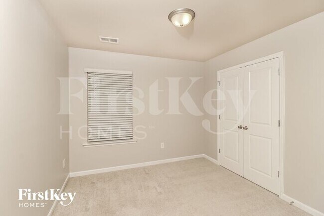 Building Photo - 201 Southwind Circle