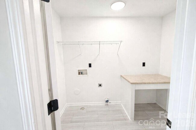 Building Photo - 12881 Clydesdale Dr