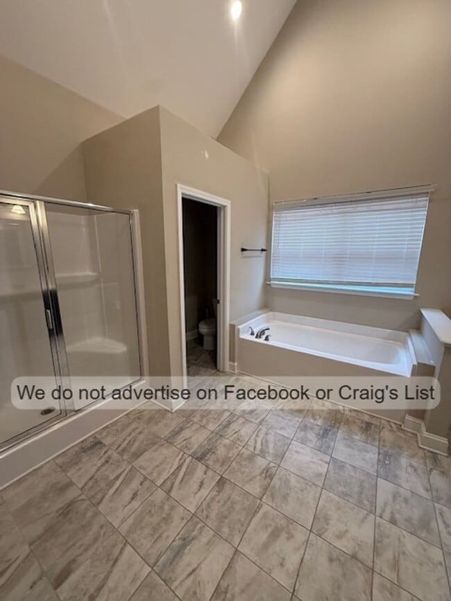 Building Photo - Carolina Lakes- Maplewood Drive