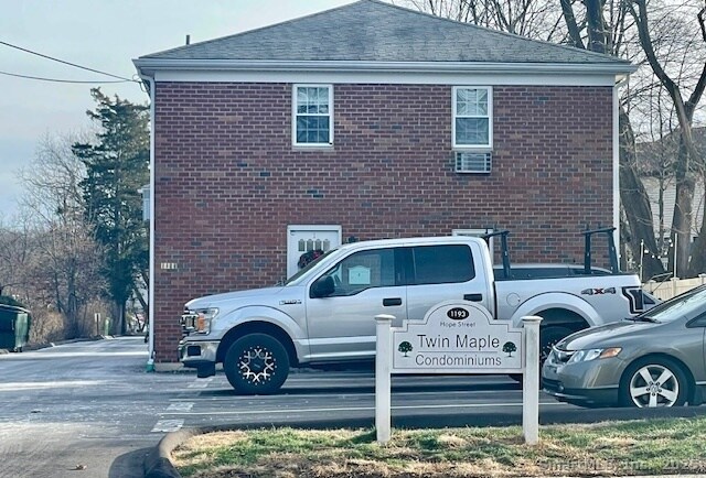 Building Photo - 1193 Hope St