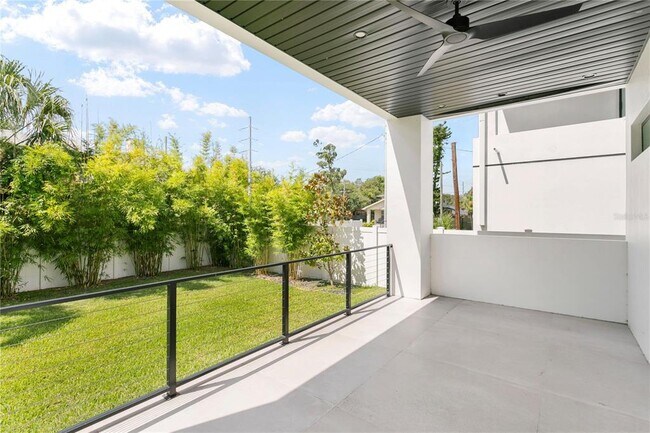 Building Photo - 3010 W Trilby Ave