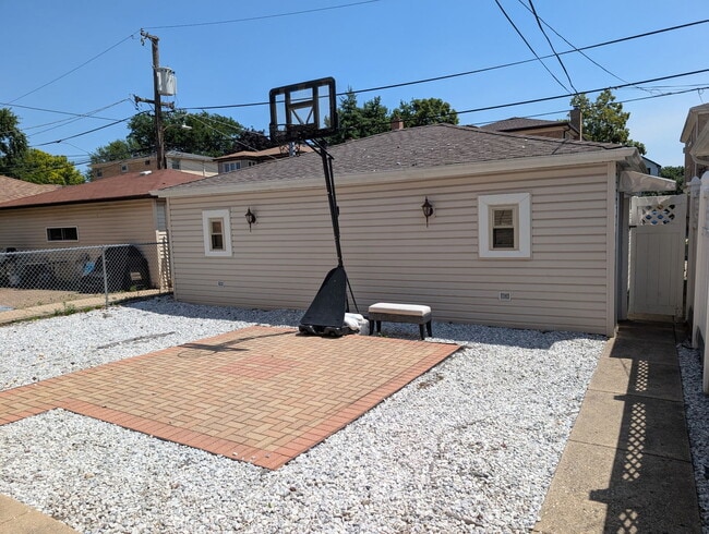 Building Photo - 2411 N 77th Ct