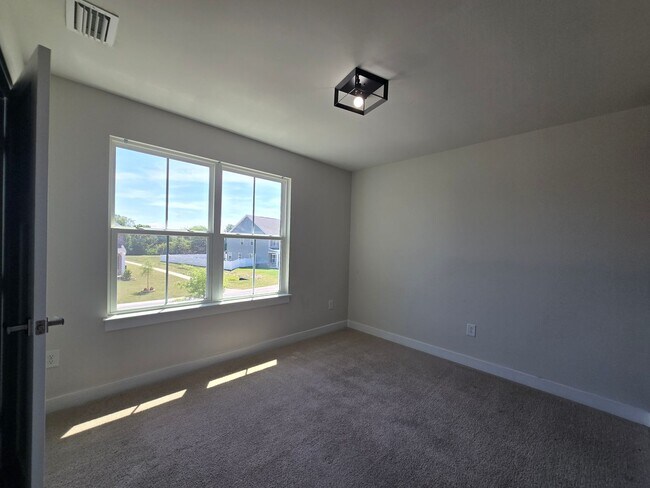 Building Photo - $500 off 1st Full Months Rent!! Minutes from the VA/NC Line