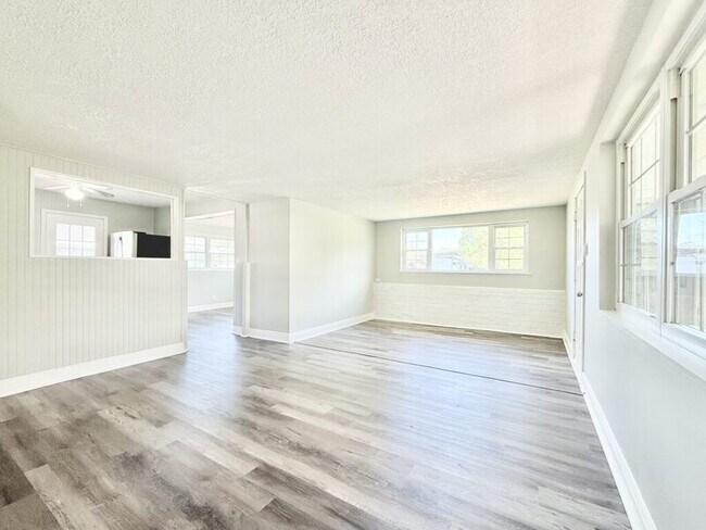 Building Photo - 5506 Staley Dr