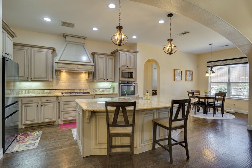 Building Photo - 1604 Woodrose Ct