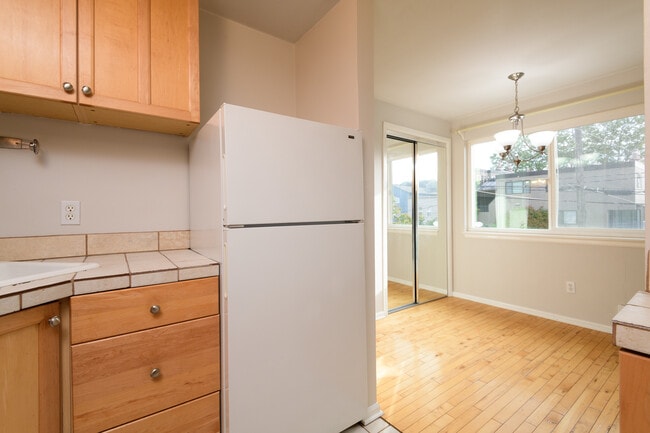 Building Photo - 901 5th Ave N