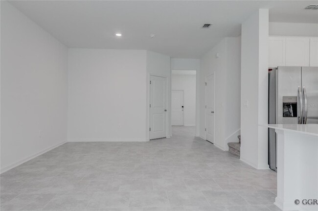 Building Photo - 3290 Laurent Lp