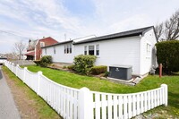 Building Photo - 31 Massasoit Ave