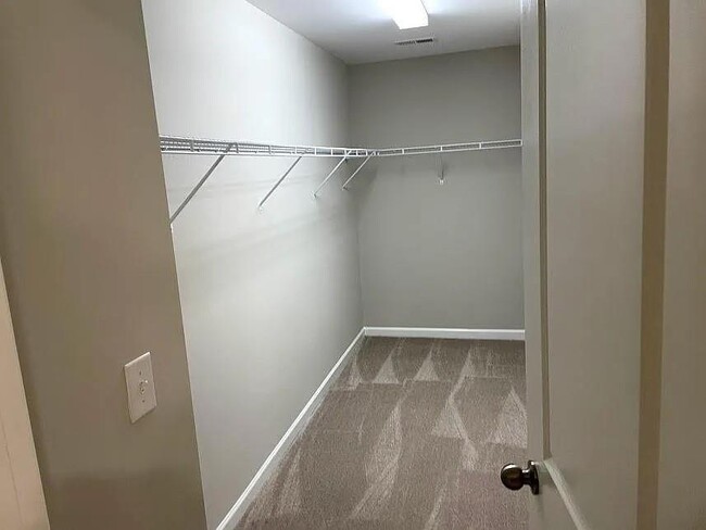 Building Photo - 1366 Elderwood Way