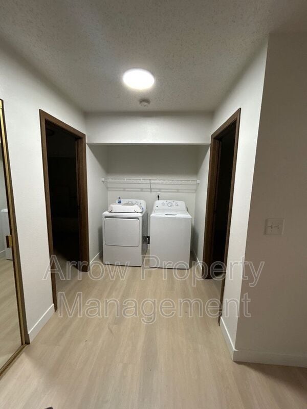 Building Photo - 203 E Arbor Ave