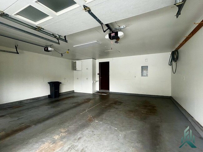 Building Photo - 2 Bed / 2 Full Bath Single-Level Townhome in Timberhill