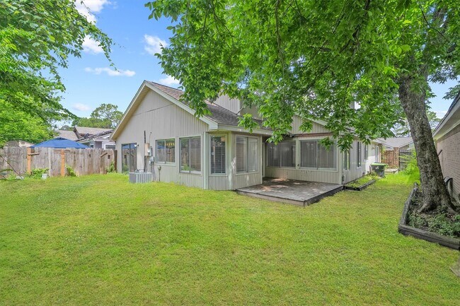 Building Photo - 7815 Royan Dr