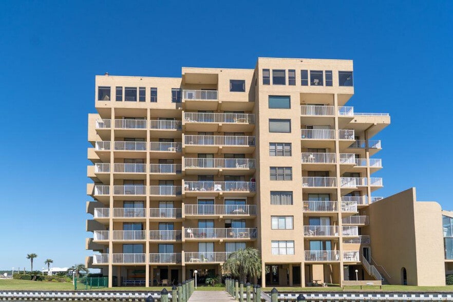Building Photo - 1516 Sandpiper Ln