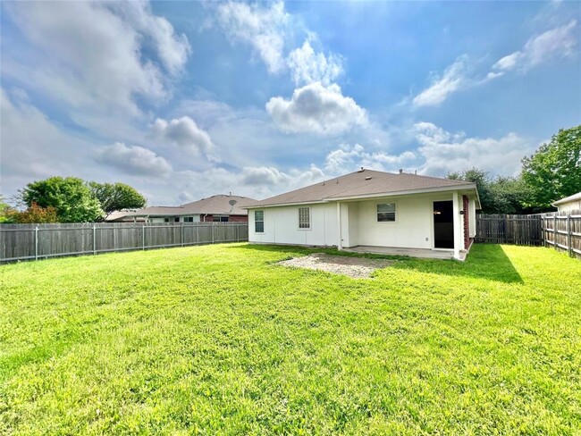 Building Photo - 2221 Pearson Way