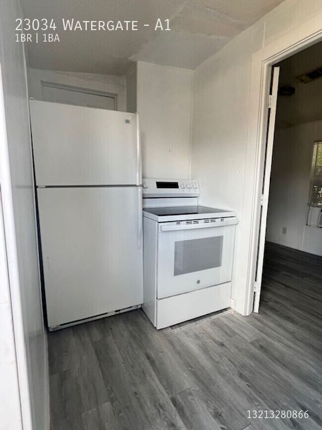 Building Photo - 23034 Watergate-A1