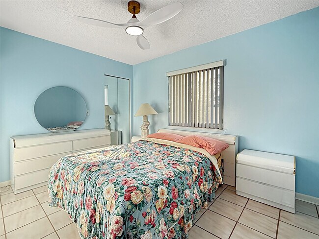 Building Photo - 301 Knotty Pine Cir