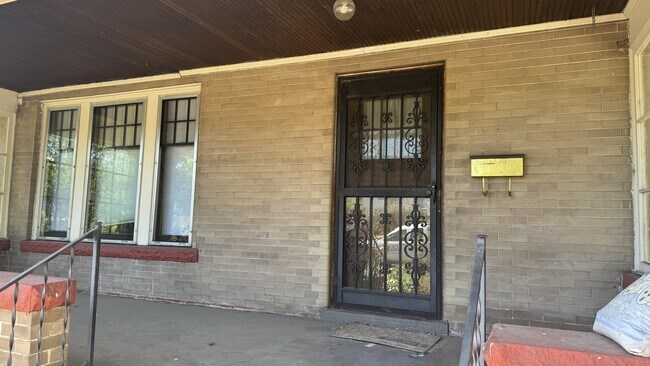 Building Photo - 2621 N York Ct