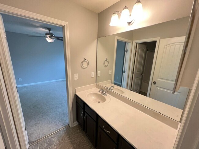 Building Photo - Gorgeous 3 bedroom home near Brier Creek and RTP!