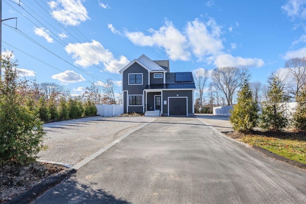 Building Photo - 42 Lamport Ave