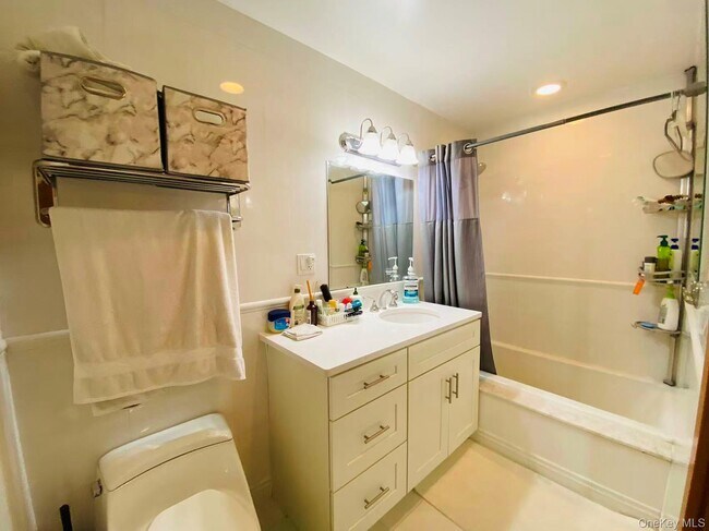 Building Photo - 133-38 Sanford Ave