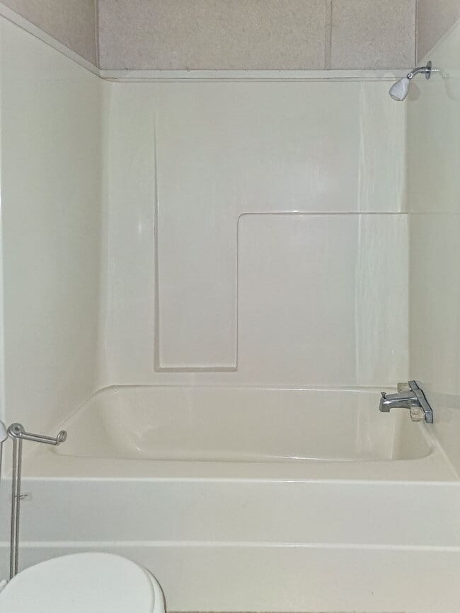 Building Photo - *Great Location!* 2 Bedroom | 2 Bathroom Singlewide in Goldsboro *Lawn Care Included!*